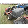 Image 3 : Kubota GR2120 w/blower, deck & bagger
