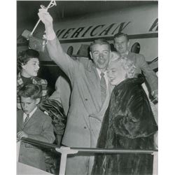 Marilyn Monroe and Joe DiMaggio