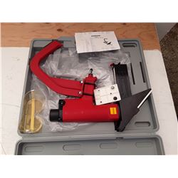 Samona Flooring Gun Model 12031 New With Case