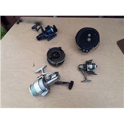 Bag of 5 Fishing Reels