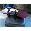Image 2 : VINTAGE BALANCE SCALE - RED