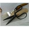 Image 1 : VINTAGE SERVING FORK & SCISSORS
