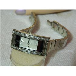 WATCH - LGP - RHINESTONES WITH MOTHER OF PEARL