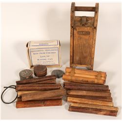 Wood Dynamite Box and Goodies   (90727)