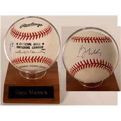 Greg Maddux baseball  (100284)