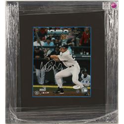 Ichiro Suzuki Autographed Photo  (100311)