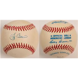 Yogi Berra signed Baseball  (104602)