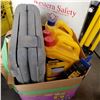 Image 2 : RYOBI PARTIAL BIT SET GRINDING DISCS AND MARKING CHALK