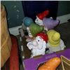 Image 2 : SNOW WHITE AND THE 7 DWARFS GARDEN ORNAMENTS W/ EXTRA HAPPY DWARF