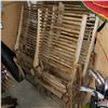 Image 1 : 6 TEAK FOLDING PATIO CHAIRS