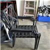 Image 2 : 3 METAL PATIO CHAIRS