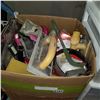 Image 2 : LARGE BOX OF PAINTING SUPPLIES