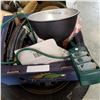 Image 2 : PAIR OF 14" TIRES AND BOX TOOLS