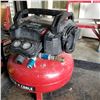 Image 1 : PORTER CABLE 150 PSI PANCAKE COMPRESSOR