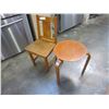 Image 2 : ROUND BENTWOOD END TABLE AND KIDS CHAIR