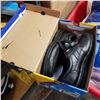 Image 1 : NEW PAIR OF 8-1/2 WIDE WIDTH NO SLIP SHOES