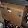 Image 1 : LARGE BOX AND ROLL OF HOUSEHOLD WEATHER PROOFING