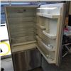 Image 2 : STAINLESS STEEL COUNTER DEPTH FISHER AND PAYKEL STAND UP FRIDGE