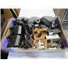 Image 1 : TRAY OF CAMERAS, POLAROIDS, AND VINTAGE CAMERAS