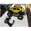 Image 4 : TRANSFORMERS BUMBLEBEE ELITE OFF ROAD RC CAR W/ REMOTE