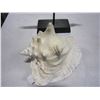 Image 3 : CONCH SHELL AND EASTERN STAND
