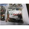 Image 5 : 4 LARGE BAGS OF JEWELERY