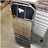 Image 1 : 3 CODEY FOLDING CHAIRS
