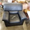 Image 2 : BLACK LEATHER ARM CHAIR