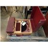 Image 2 : VINTAGE WEBCOR FONOGRAPH PORTABLE RECORD PLAYER
