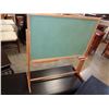 Image 1 : KIDS CHALK BOARD ON STAND