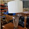 Image 1 : TRI LIGHT TABLE LAMP