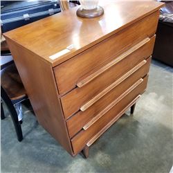 4 DRAWER WOOD DRESSER