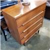 Image 1 : 4 DRAWER WOOD DRESSER