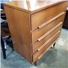 Image 3 : 4 DRAWER WOOD DRESSER