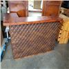 Image 2 : LEATHER AND WOOD BAR UNIT