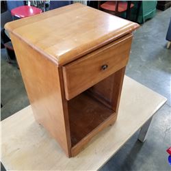 MAPLE 1 DRAWER NIGHTSTAND