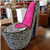 Image 1 : ZEBRA HIGH HEEL STORAGE CHAIR