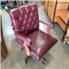Image 2 : LEATHER STUDDED ROLLING OFFICE CHAIR