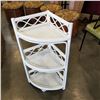 Image 1 : WHITE WICKER CORNER SHELF