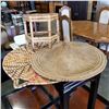 Image 1 : LOT OF WICKER DECOR