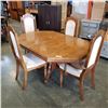 Image 1 : ROUND OAK DINING TABLE W/ 4 CHAIRS