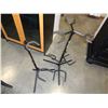 Image 2 : BLACK 3 HEAD GUITAR STAND AND PROFILE SINGLE GUITAR STAND