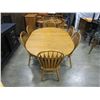 Image 2 : ROUND OAK TABLE W/ LEAF AND 6 CHAIRS