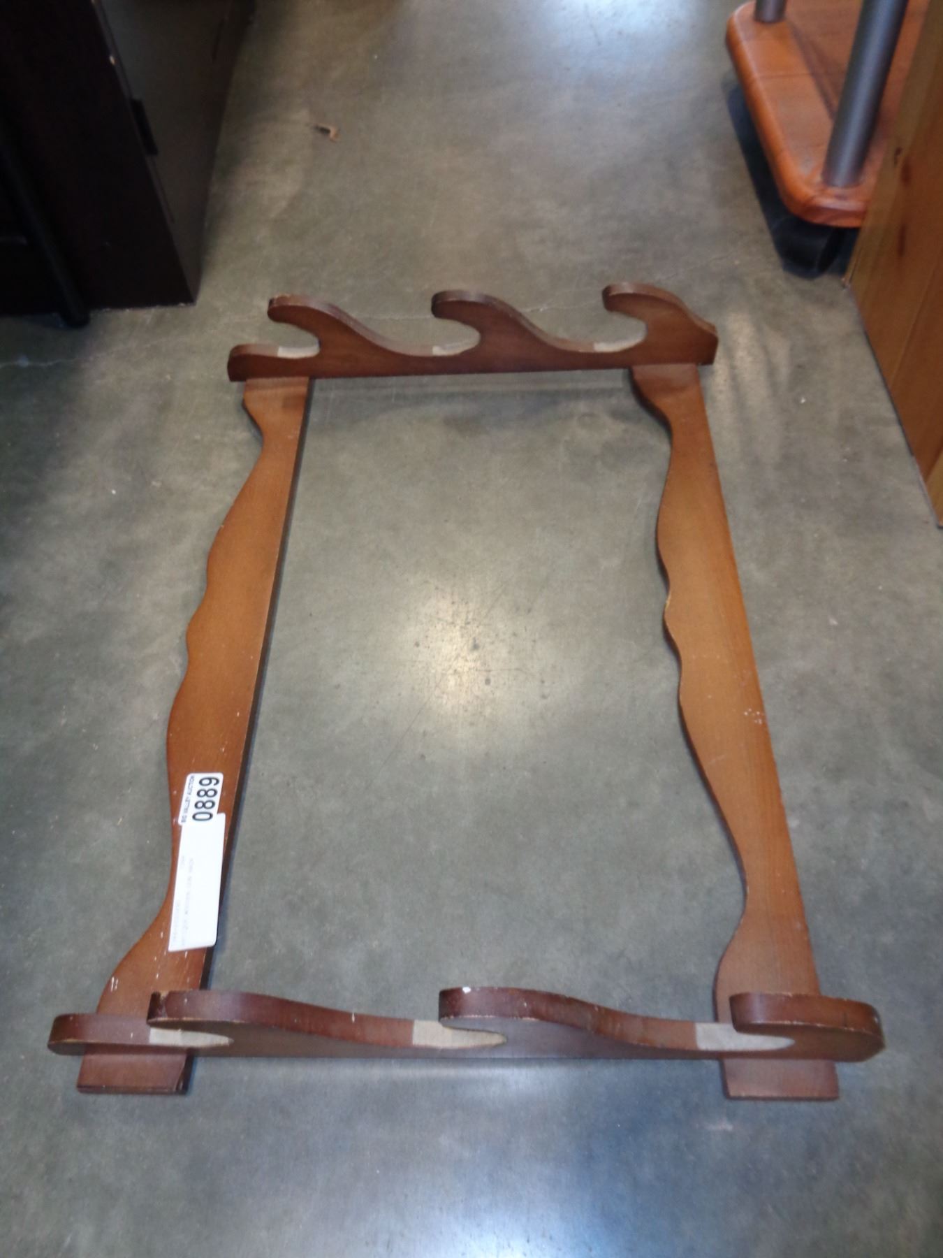 ANTIQUE WOODEN GUN RACK