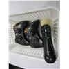Image 2 : 2 XBOX CONTROLLERS AND PLAYSTATION CONTROLLER