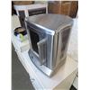 Image 2 : CUISINART STAINLESS UPRIGHT ROTISSERIE OVEN