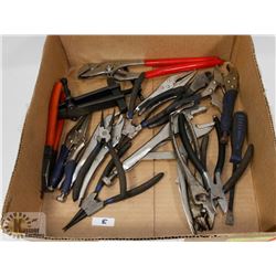 LOT OF TOOLS INCL VICE GRIPS, PLIERS AND PULLER