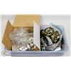 Image 1 : BOX OF DOOR HANDLES