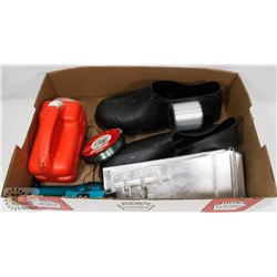 FLAT OF FISHING AND HUNTING ITEMS