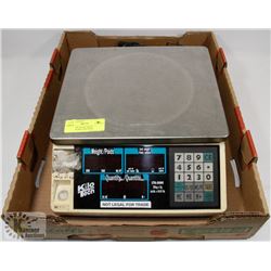ELECTRONIC SCALE WITH RECHARGEABLE BATTERY